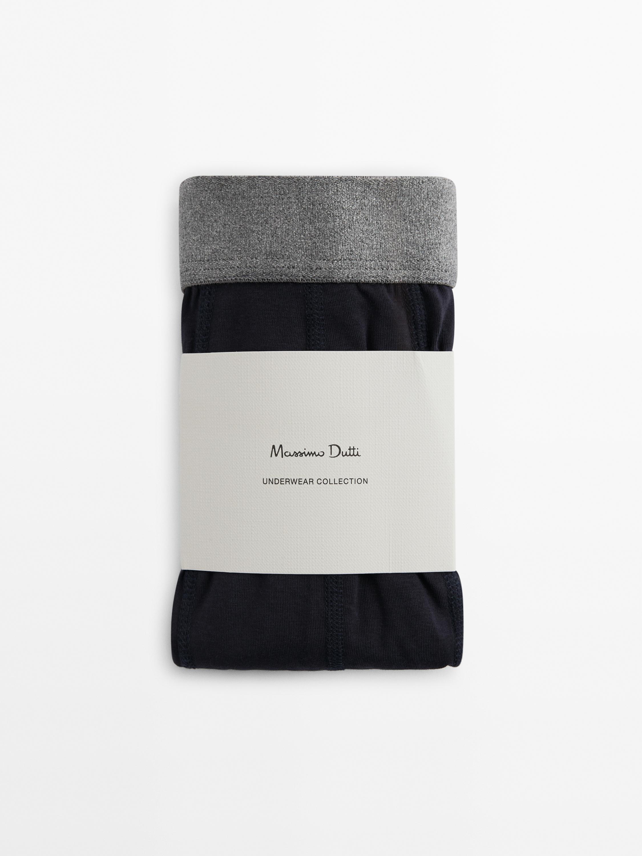 Boxers with a grey waistband